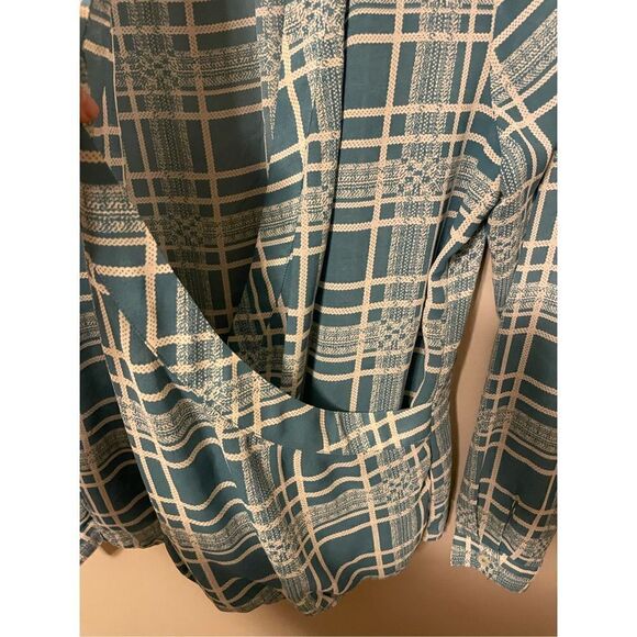 cabi Shirt (SZ M) - Picture 3 of 4